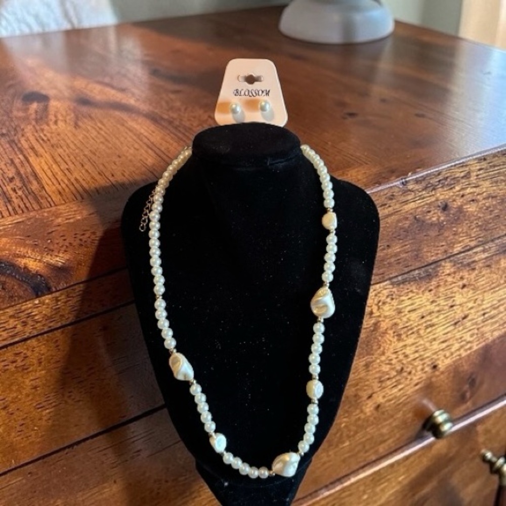 Cream Faux Pearl Bead Necklace with Matching Stud earrings